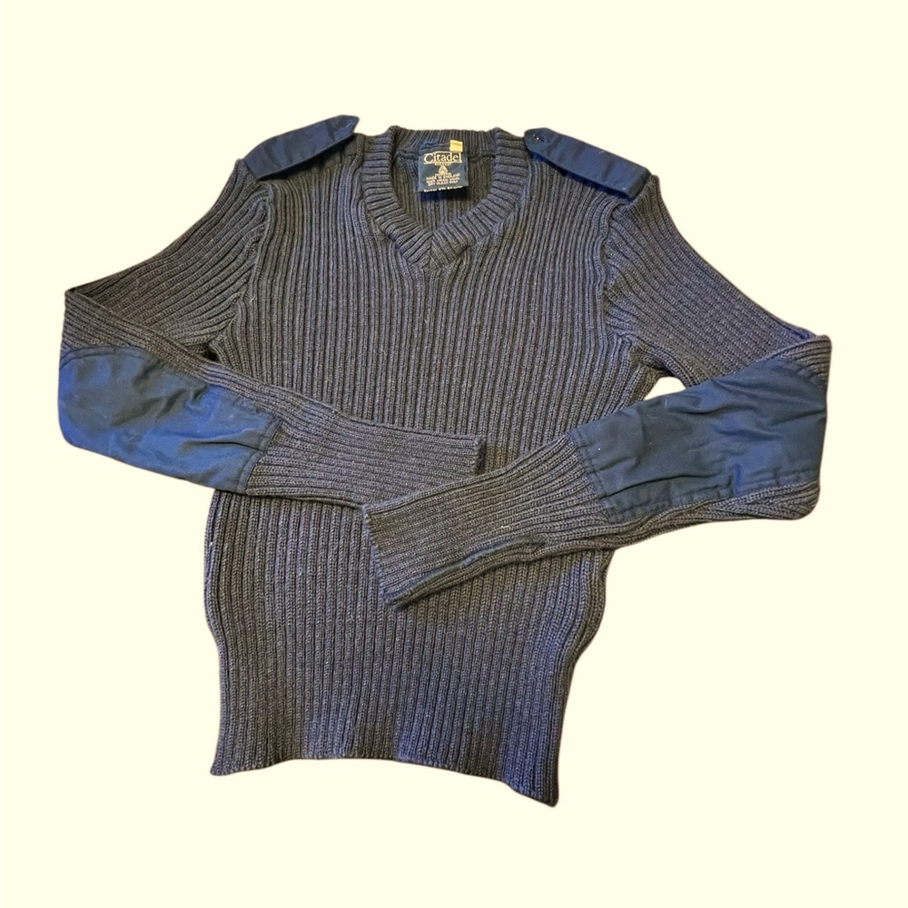 VTG  USAF Military Issue Sweater Navy Military 100 % Virgin Wool 38